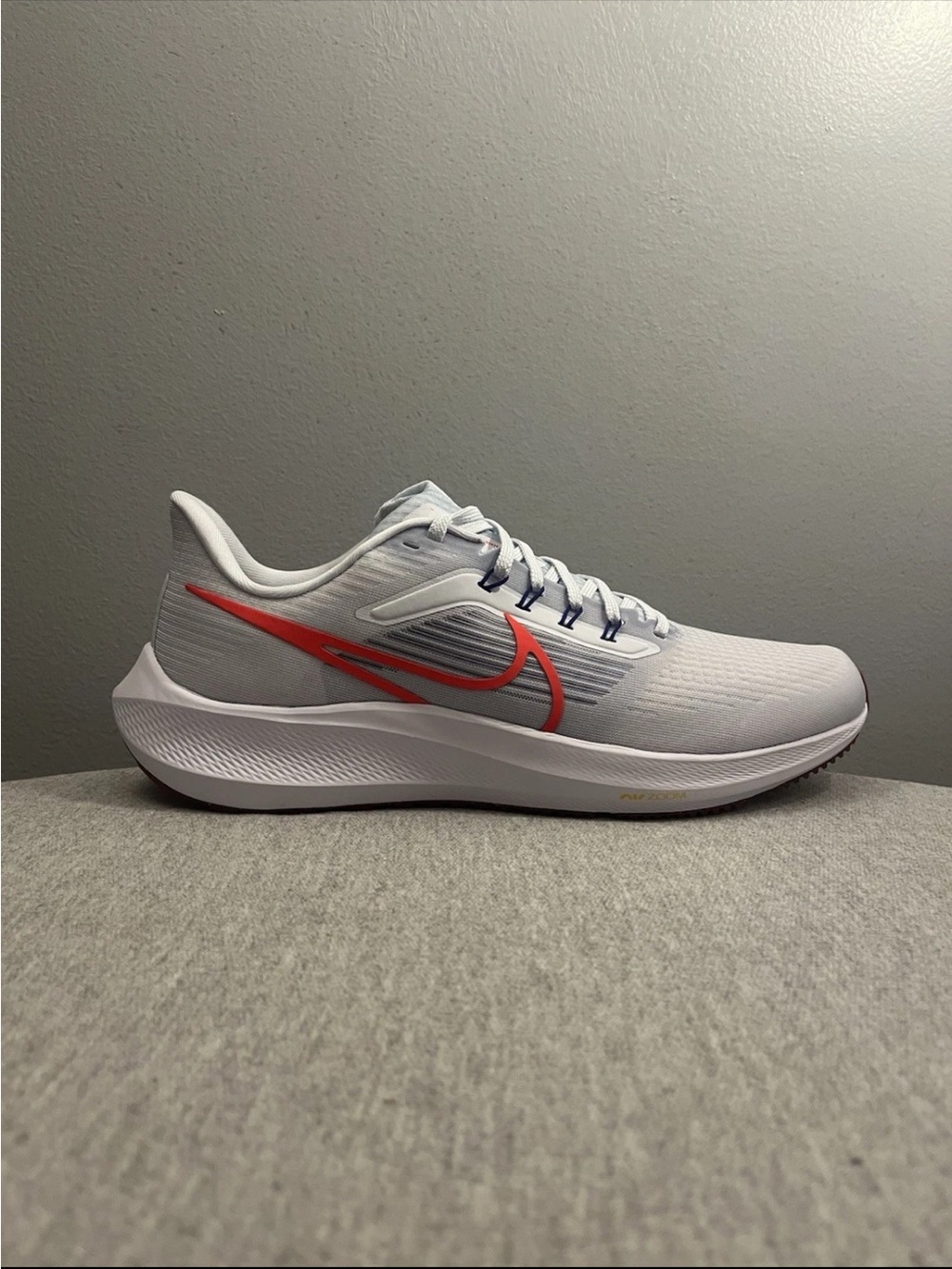 Nike Air Zoom Pegasus 39 Grey Bright Crimson Running Men Shoe Sz 11.5 DH4071-007 - Picture 2 of 11